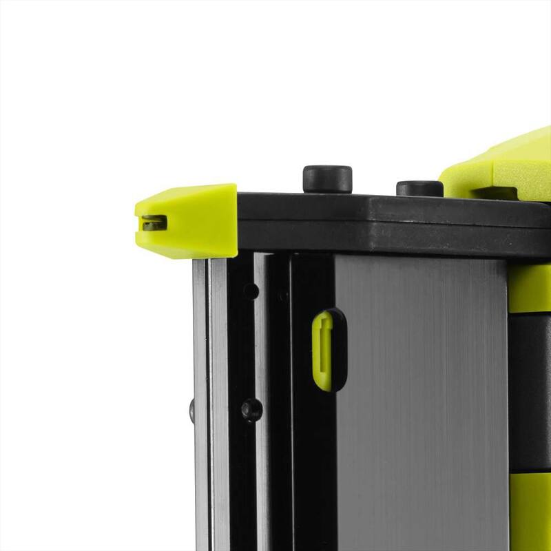 Clavadora de clavos de calibre 23 sin cable RYOBI ONE+ 18V Airstrike con batería compacta de iones de litio de 2.0 Ah y cargador de 18V ONE+ - PCL310B-PSK005.