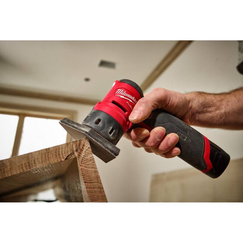 Milwaukee M12 Clavadora de clavos de 23 GA con Detalles Orbitales M12 FUEL y Batería de Alto Rendimiento CP2.5AH M12 - 2540-20-2531-20-48-11-2425