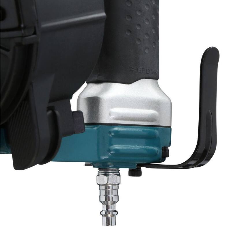 Clavadora de bobina para techos de 15° de 1-3/4 pulgadas - AN453 de Makita