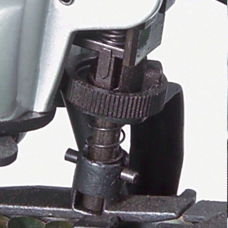 Clavadora de bobina para techos de 15° de 1-3/4 pulgadas - AN453 de Makita
