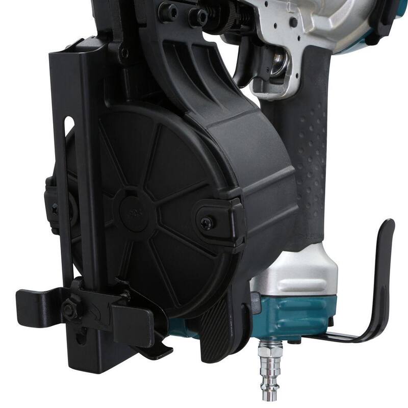 Clavadora de bobina para techos de 15° de 1-3/4 pulgadas - AN453 de Makita