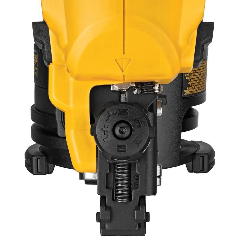 Equipo de Clavadora de Techo Inalámbrica DEWALT 20V MAX Ion de Litio de 15 Grados con Clavos de Techo en Bobina de 1-1/4 pulg. x 0.120 calibre (paquete de 7,200) - DCN45RND1WCR3D