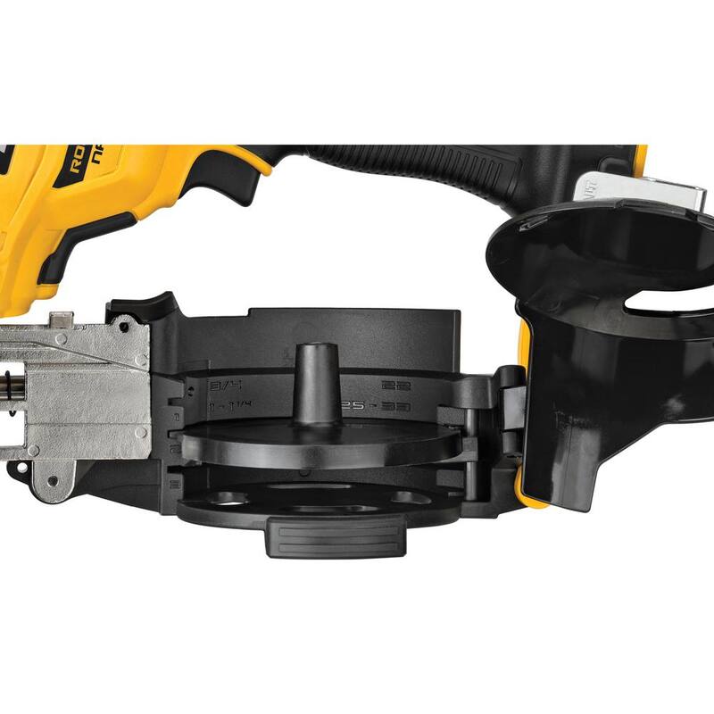 Equipo de Clavadora de Techo Inalámbrica DEWALT 20V MAX Ion de Litio de 15 Grados con Clavos de Techo en Bobina de 1-1/4 pulg. x 0.120 calibre (paquete de 7,200) - DCN45RND1WCR3D
