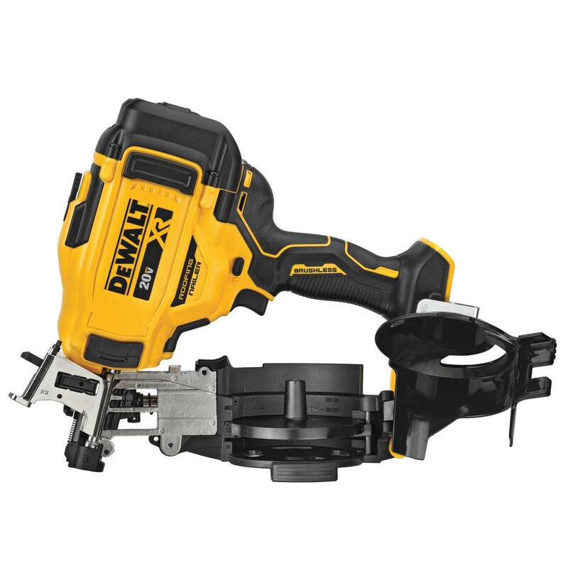 DEWALT Clavadora de techos inalámbrica de ángulo de 15 grados de 20V MAX (Herramienta solamente) con clavos de techo de bobina galvanizada de 1-1/4 pulg. x 0.120-GA (paquete de 7,200) - DCN45RNBWR3DGAL.