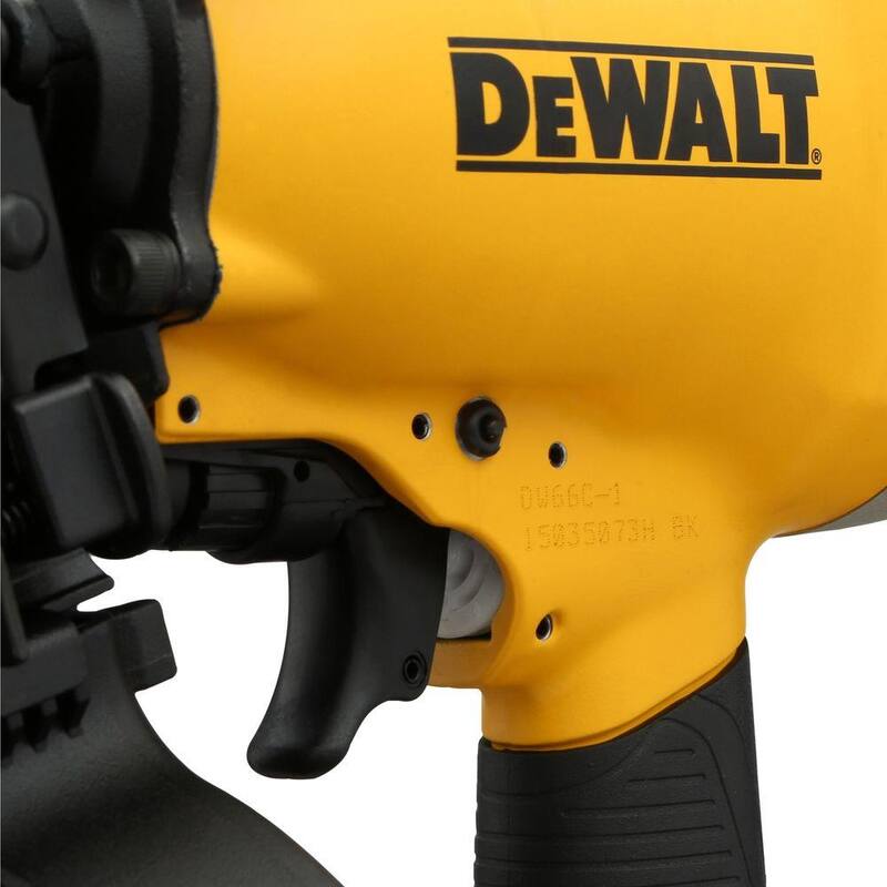Clavadora de bobina de revestimiento con conexión neumática de 15 grados - DW66C-1 de DEWALT