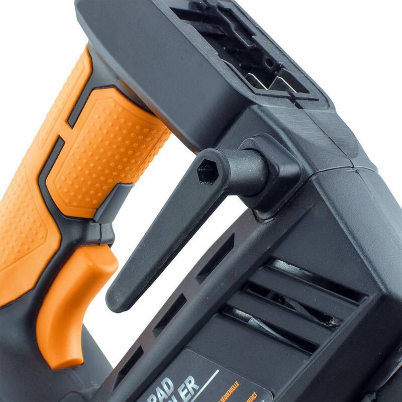 Freeman Cordless 20V 4 en 1 Clavadora y engrapadora de piso de 18 calibres y 2 pulgadas con baterías de iones de litio, estuche y sujetadores - PE4118GF