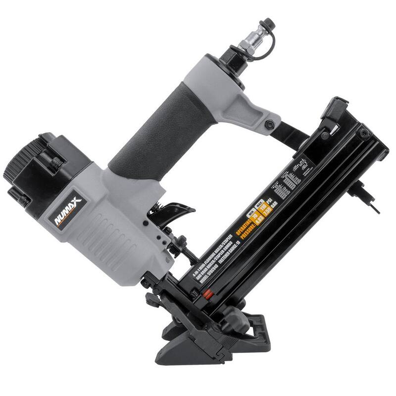NuMax Pneumatic 4 en 1

Clavadora y engrapadora de suelo mini de 18 calibres y 1-5/8 pulgadas con bolsa de lona - SFBC940