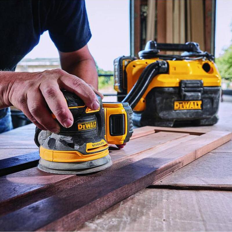 Lijadora Orbital Aleatoria Inalámbrica Brushless 20V MAX XR de DEWALT de 5 pulgadas (Herramienta Únicamente) - DCW210B