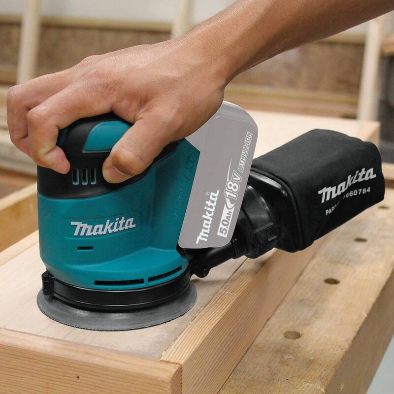 Lijadora orbital aleatoria inalámbrica de 5 pulgadas y velocidad variable Makita 18V LXT de iones de litio (Herramienta solamente) - XOB01Z