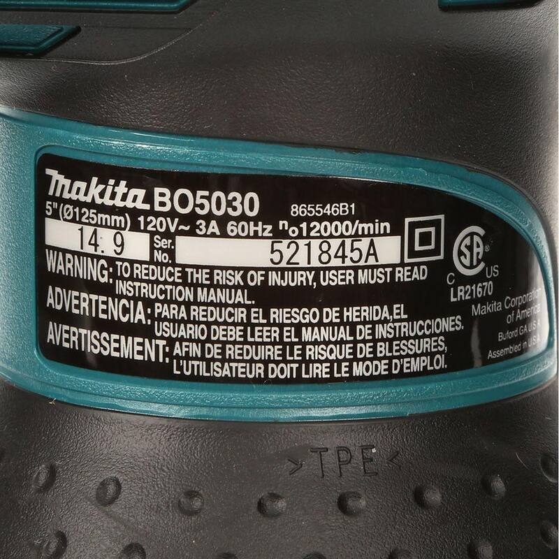 Lijadora orbital aleatoria de agarre en palma con cable de 3 amperios y 5 pulgadas de Makita con bolsa de polvo y estuche duro - BO5030K