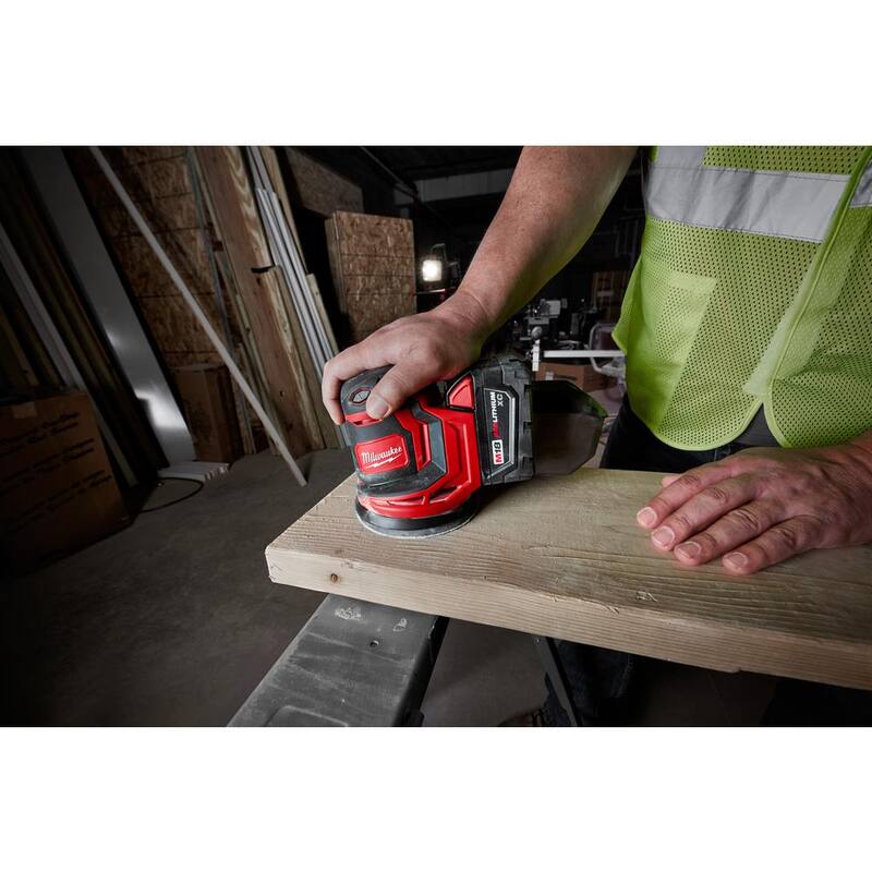 Milwaukee M18 18V Lijadora orbital aleatoria inalámbrica de 5 pulgadas con dos baterías de 3.0 Ah - 2648-20-48-11-1837