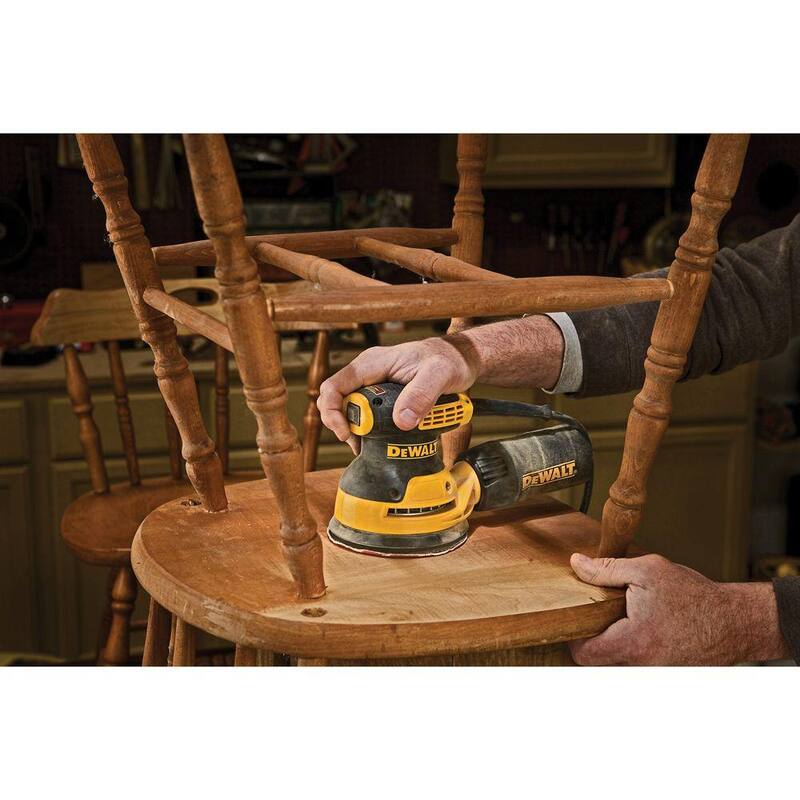 Lijadora orbital aleatoria con gancho y bucle de 5 pulgadas y cable de 3 amperios de DEWALT - DWE6421K