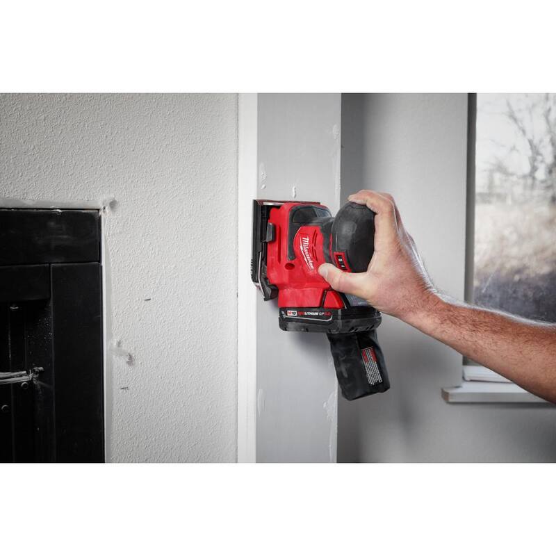 Lijadora de banda inalámbrica Milwaukee M18 FUEL de 18 voltios con batería de iones de litio y lijadora de lámina de 1/4 de pulgada - 2832-20-2649-20