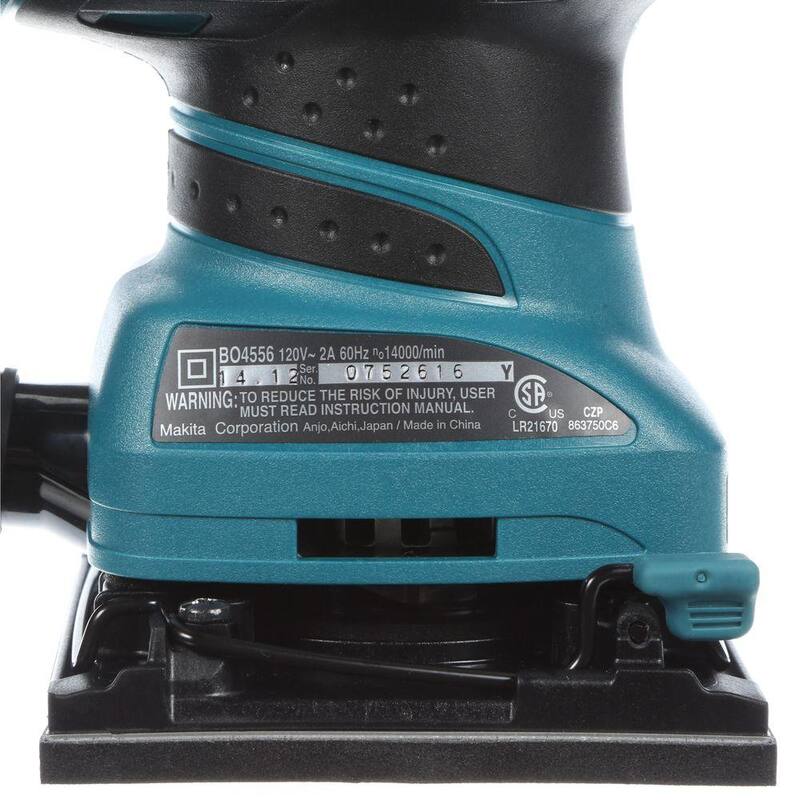 Lijadora de acabado de lámina de 1/4 con cable de 2 amperios de Makita con papel 60G, papel 100G, papel 150G, bolsa de polvo, placa de golpes, estuche rígido - BO4556K