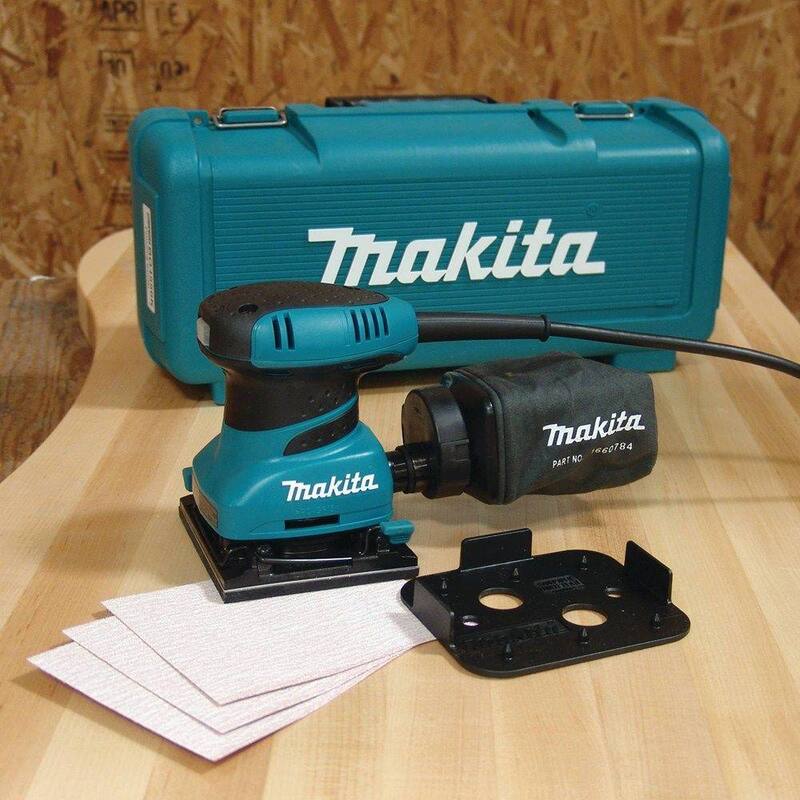 Lijadora de acabado de lámina de 1/4 con cable de 2 amperios de Makita con papel 60G, papel 100G, papel 150G, bolsa de polvo, placa de golpes, estuche rígido - BO4556K