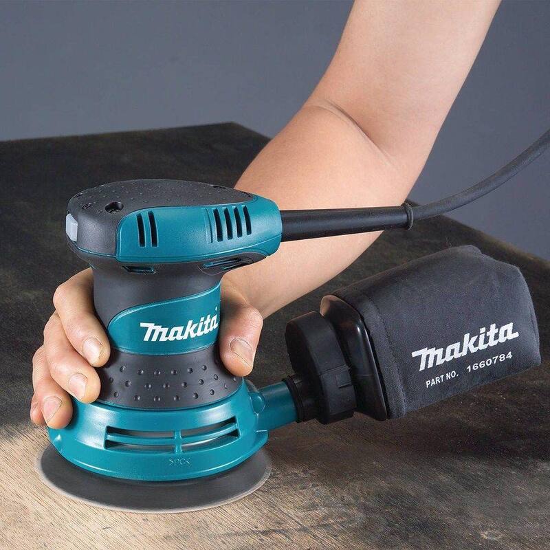 Makita 3 amperios 5 pulgadas Lijadora Orbital Aleatoria con Cable - BO5030