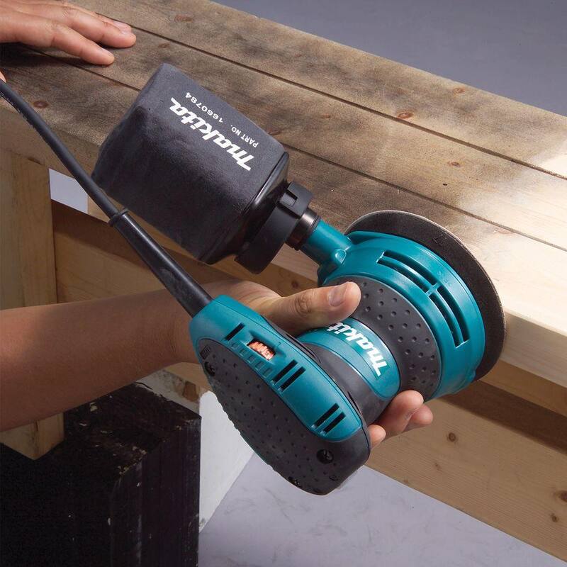 Lijadora orbital aleatoria con cable de 5 pulgadas y 3 amperios Makita con velocidad variable y estuche de herramientas - BO5031K