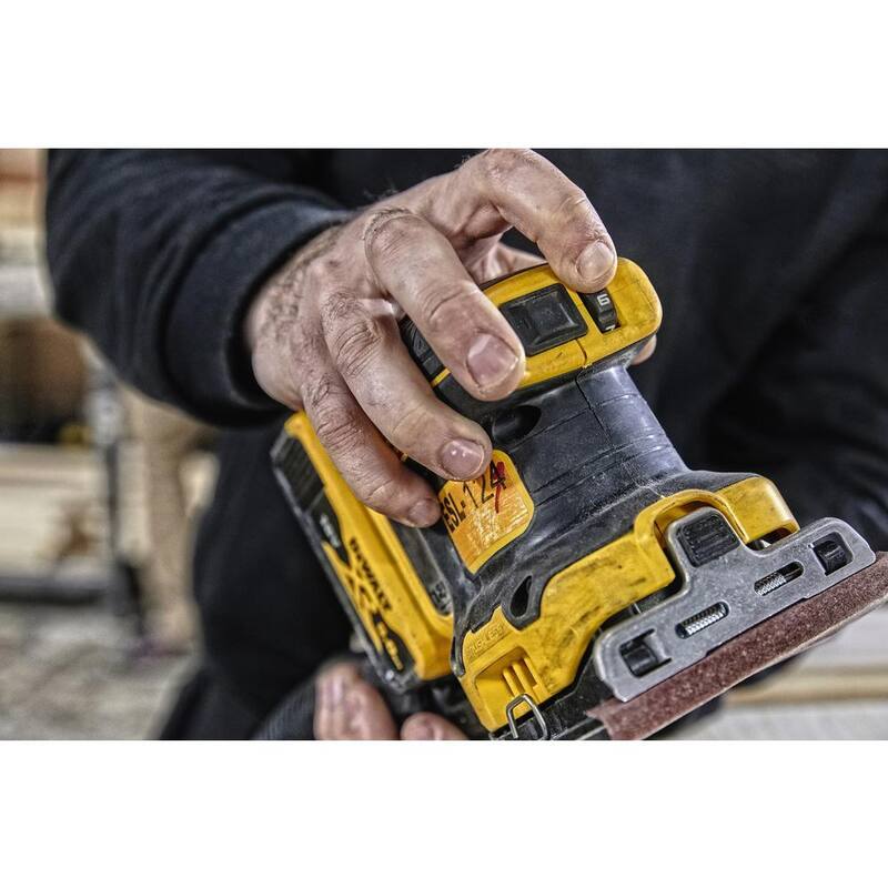 Lijadora inalámbrica DEWALT 20V MAX XR de velocidad variable de 1/4 de hoja, (1) batería de iones de litio de 20V 3.0Ah y cargador máx. de 12V-20V - DCW200BW230C