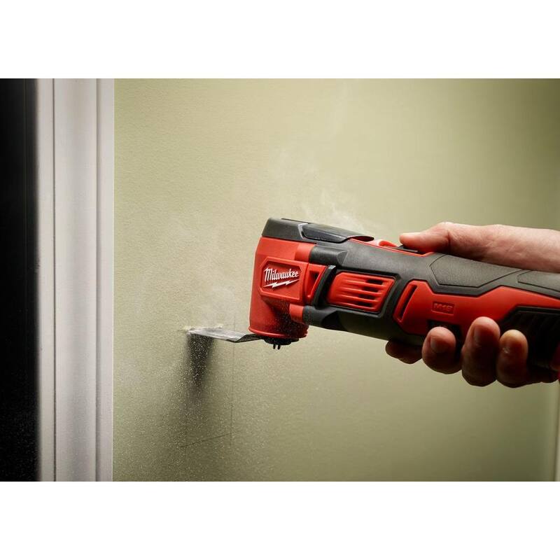 Milwaukee M18 18V Multiherramienta inalámbrica de iones de litio con batería compacta de 2.0 Ah - 2626-20-48-11-1820