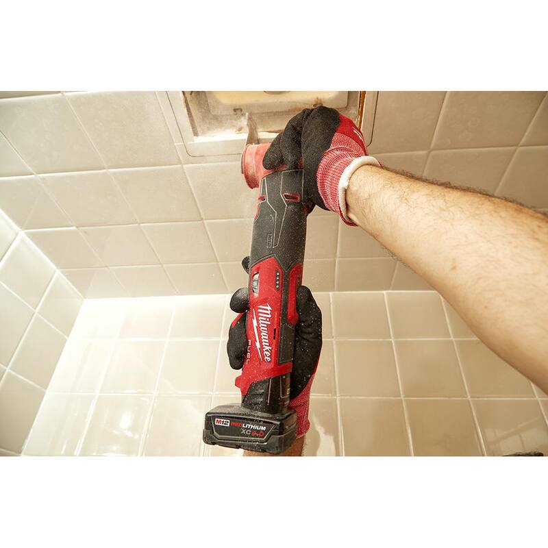 Herramienta múltiple inalámbrica oscilante Milwaukee M12 FUEL de 12 voltios con baterías de 3.0 Ah (2 herramientas) - 2526-20-2526-20-48-11-2412.