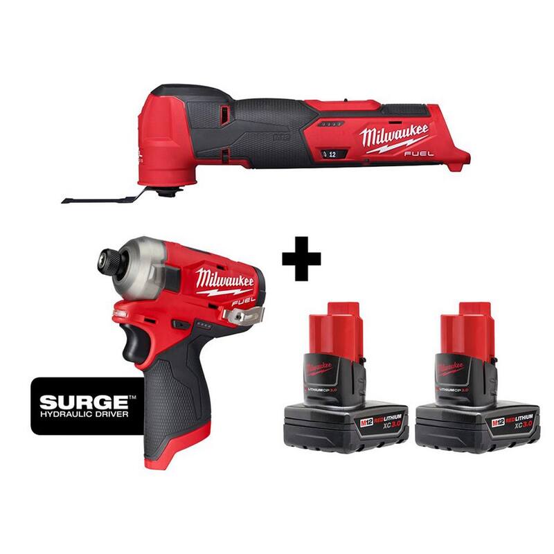 Herramienta multifuncional oscilante y atornillador de impacto inalámbricos con baterías de 12V de iones de litio Milwaukee M12 FUEL con dos baterías de 3.0 Ah - 2526-20-2551-20-48-11-2412