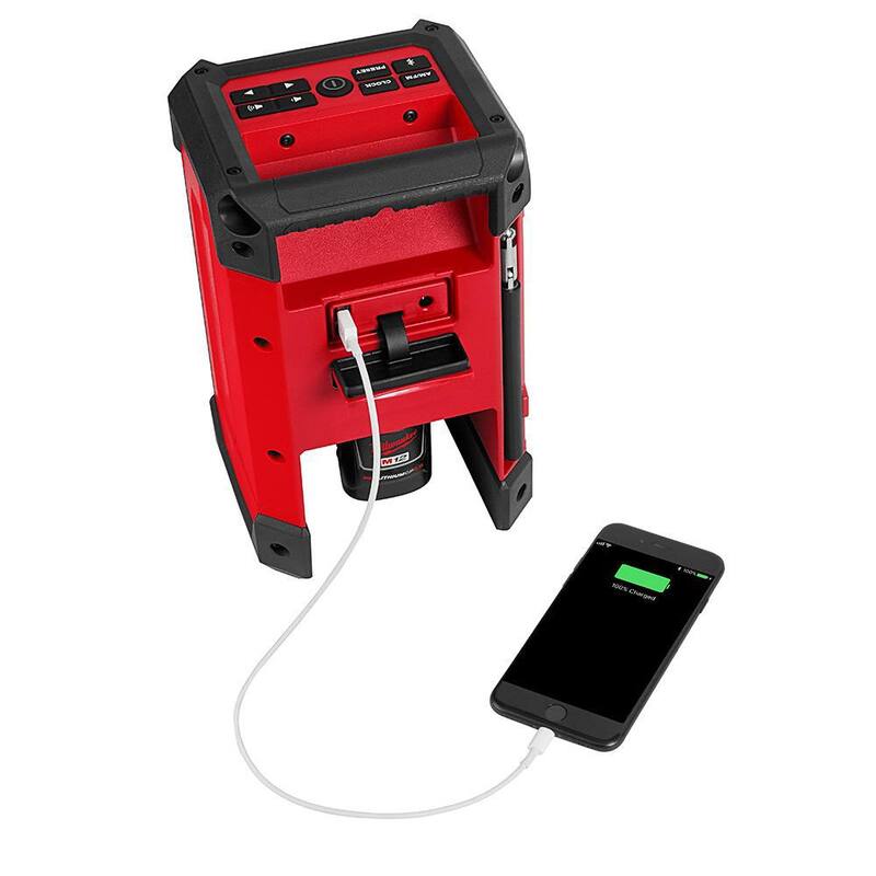 Milwaukee M12 FUEL 12V Lithium-Ion Inalámbrico multi-herramienta oscilante y radio de obra con dos baterías de 3.0 Ah - 2526-20-2951-20-48-11-2412