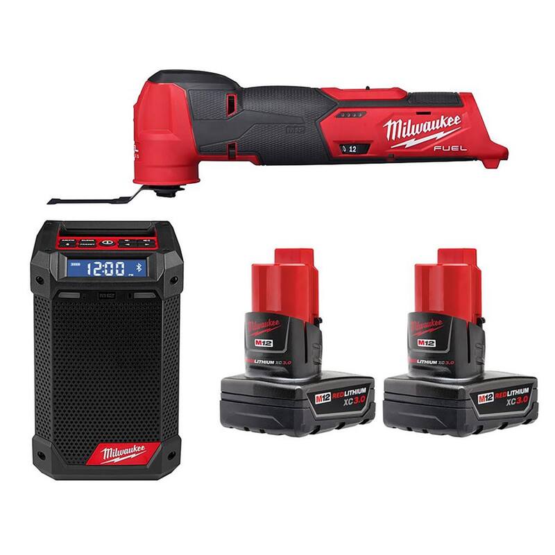 Milwaukee M12 FUEL 12V Lithium-Ion Inalámbrico multi-herramienta oscilante y radio de obra con dos baterías de 3.0 Ah - 2526-20-2951-20-48-11-2412