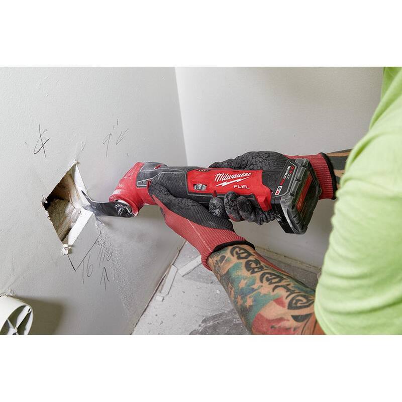 Juego de herramientas múltiples inalámbrico Milwaukee M12 FUEL 12V de iones de litio con kit de hojas de herramientas múltiples oscilantes (20 piezas) - 2526-21XC-49-10-9220