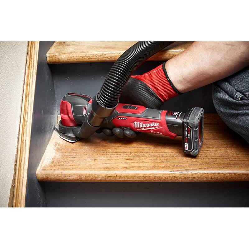 Herramienta multifunción inalámbrica Milwaukee M12 FUEL 12V de iones de litio (solo herramienta) con juego de hojas oscilantes de 1-3/8 pulgadas (5 piezas) - 2526-20-49-25-1135