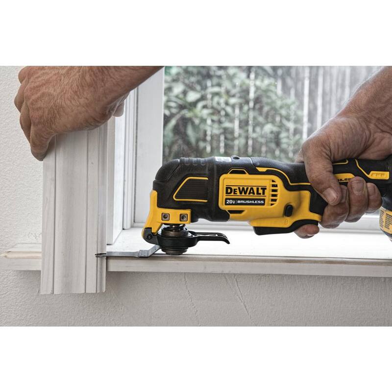 DEWALT ATOMIC 20V MAX Herramienta multiusos oscilante inalámbrica sin escobillas y (1) Batería de 20V 3.0Ah y cargador - DCS354BW230C