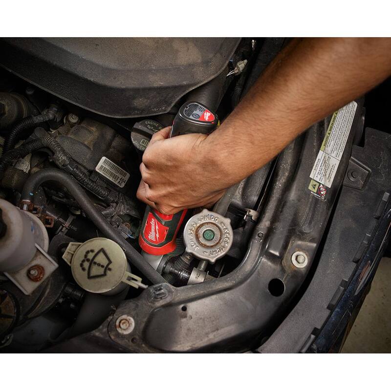Herramienta múltiple oscilante inalámbrica Milwaukee M12 de 12 voltios Li-Ion con controlador de impacto hexagonal de ángulo recto de 1/4 de pulgada y paquete de batería XC de 6.0Ah - 2426-20-2467-20-48-11-2460.