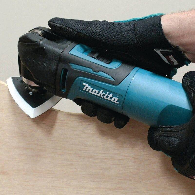 Juego de herramientas múltiples oscilante con cable de 3 amperios y velocidad variable de Makita, con hoja, base para lijar, papel de lija, adaptador, estuche duro - TM3010CX1.