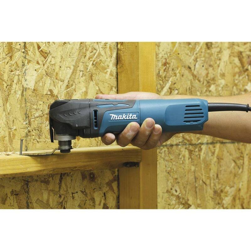 Juego de herramientas múltiples oscilante con cable de 3 amperios y velocidad variable de Makita, con hoja, base para lijar, papel de lija, adaptador, estuche duro - TM3010CX1.