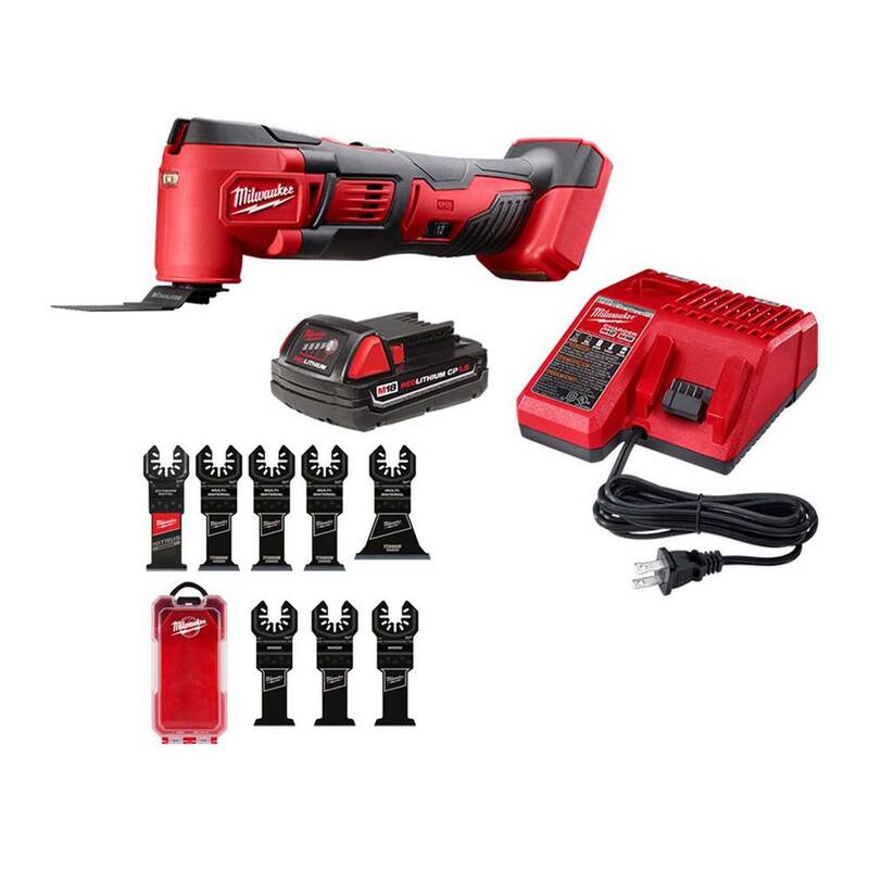 Kit de herramientas múltiples oscilantes inalámbricas Milwaukee M18 18V de iones de litio con una batería de 1.5 Ah y cargador con juego de hojas OMT (8 piezas) - 2626-21-49-10-9208W