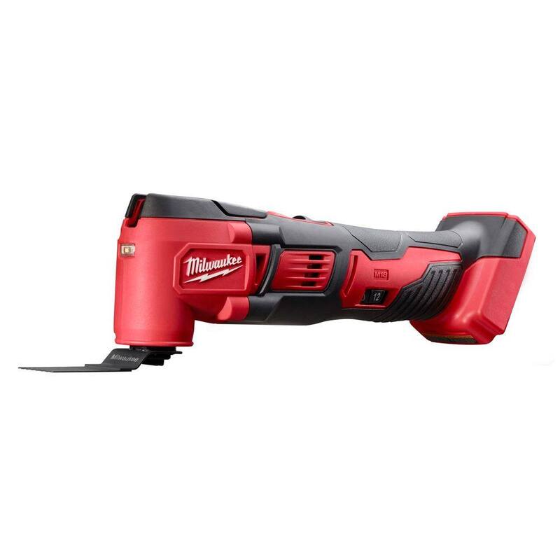 Herramienta oscilante múltiple inalámbrica de iones de litio Milwaukee M18 18V (solo herramienta) con juego de hojas para herramienta múltiple de 1-3/8 pulgadas (4 piezas) - 2626-20-49-25-1103W