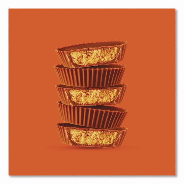Reeses Milk Chocolate Peanut Butter Assortment Snack Size Candy, Individually Wrapped, 32.06 oz Bag - HEC93922