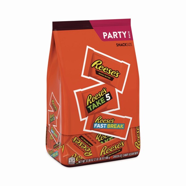 Reeses Milk Chocolate Peanut Butter Assortment Snack Size Candy, Individually Wrapped, 32.06 oz Bag - HEC93922