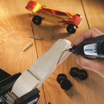 Kit de herramienta rotativa con cable de doble velocidad de la serie 200 de 1.14 amperes de Dremel con 21 accesorios y 1 aditamento - 200-1/21.