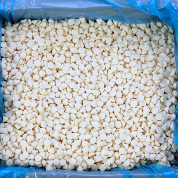 Ghirardelli Ghirardelli White Vanilla Chips 10000 Chips/lb, 10lbs - 64104