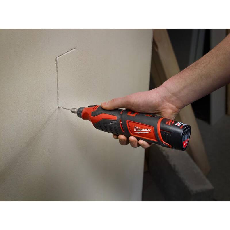 Herramienta rotativa inalámbrica Milwaukee M12 12V de iones de litio con batería compacta M12 de 2.0 Ah (paquete de 2) kit inicial y cargador - 2460-20-48-59-2420P