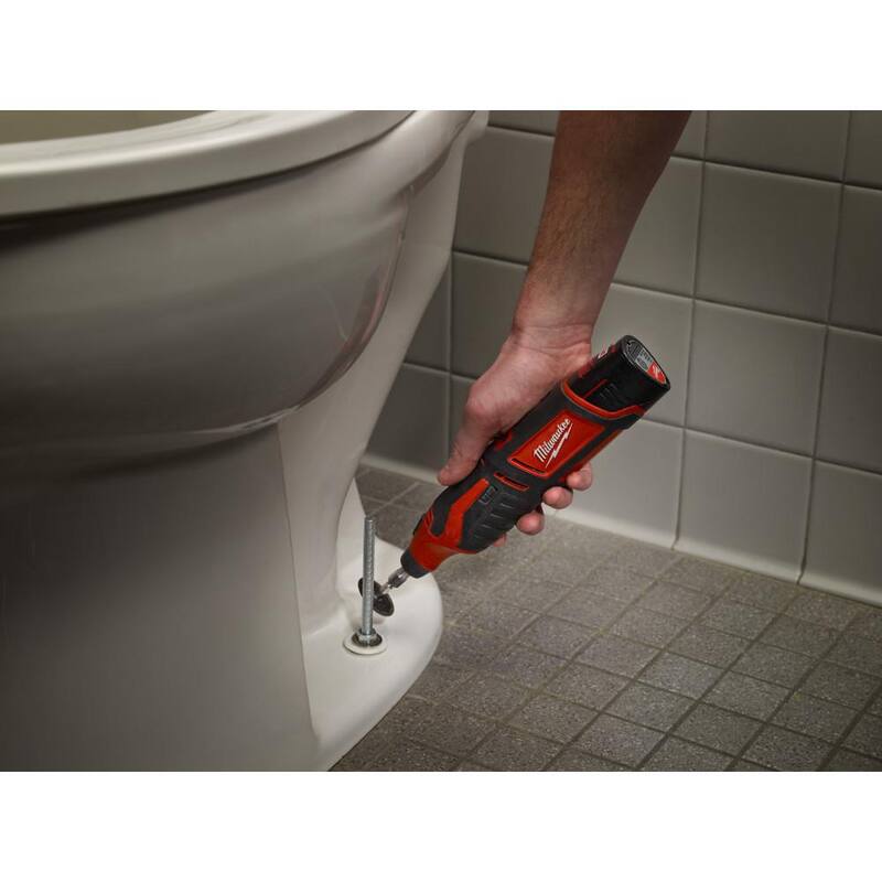 Herramienta rotativa inalámbrica Milwaukee M12 12V de iones de litio con batería compacta M12 de 2.0 Ah (paquete de 2) kit inicial y cargador - 2460-20-48-59-2420P
