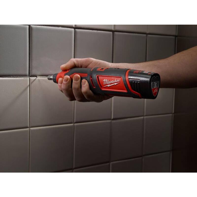 Herramienta rotativa inalámbrica Milwaukee M12 12V Ion de Litio con paquete de batería compacta de 2.0Ah y kit de inicio de cargador - 2460-20-48-59-2420