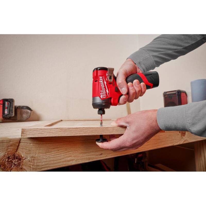 Herramienta rotativa inalámbrica sin escobillas de litio de 12V Milwaukee M12 con kit combo de taladro de martillo y destornillador de impacto M12 - 2525-20-3497-22