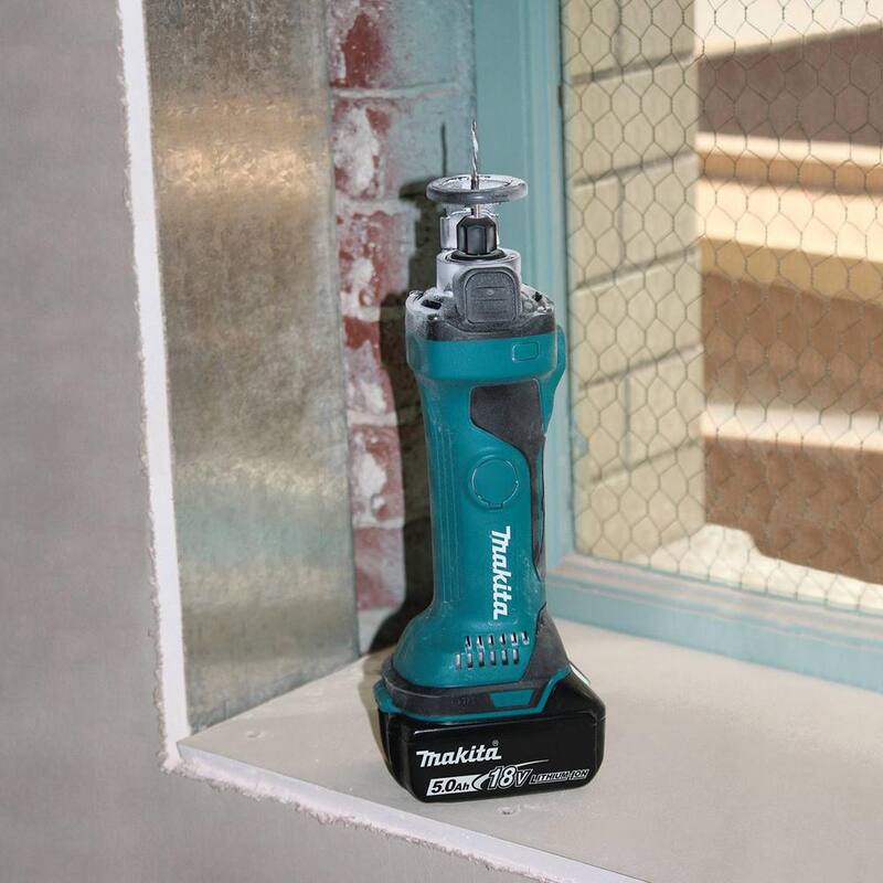Kit de herramientas inalámbricas para recortes con batería de iones de litio de 18V LXT de Makita, 5.0 Ah - XOC01T