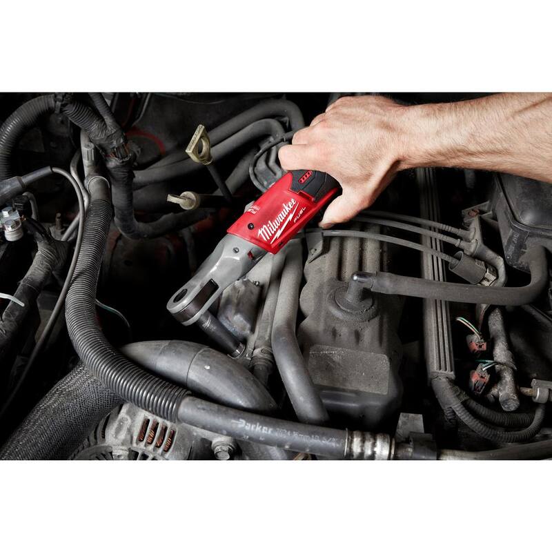 Milwaukee M12 FUEL 12V Lithium-Ion Brushless Cordless 1/2 in. Ratchet and Multi-Tool Combo Kit con (1) Batería de 2.0Ah y Cargador - 2558-20-2426-20-48-59-2420.