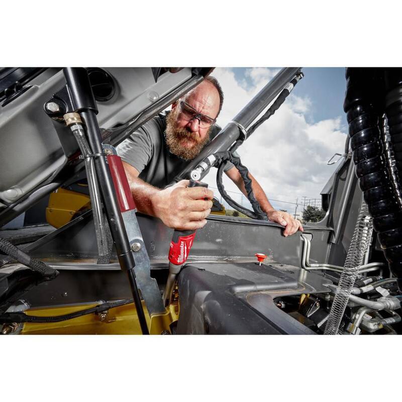 Milwaukee M12 FUEL 12V Lithium-Ion Brushless Cordless 1/4 in. Extended Reach High Speed Ratchet with CP 2.0Ah Battery and Charger - 2568-20-48-59-2420

Llave de trinquete inalámbrica sin escobillas de litio de 12V M12 FUEL con alcance extendido de 1/4 de pulgada y alta velocidad, con batería CP de 2.0Ah y cargador - 2568-20-48-59-2420.