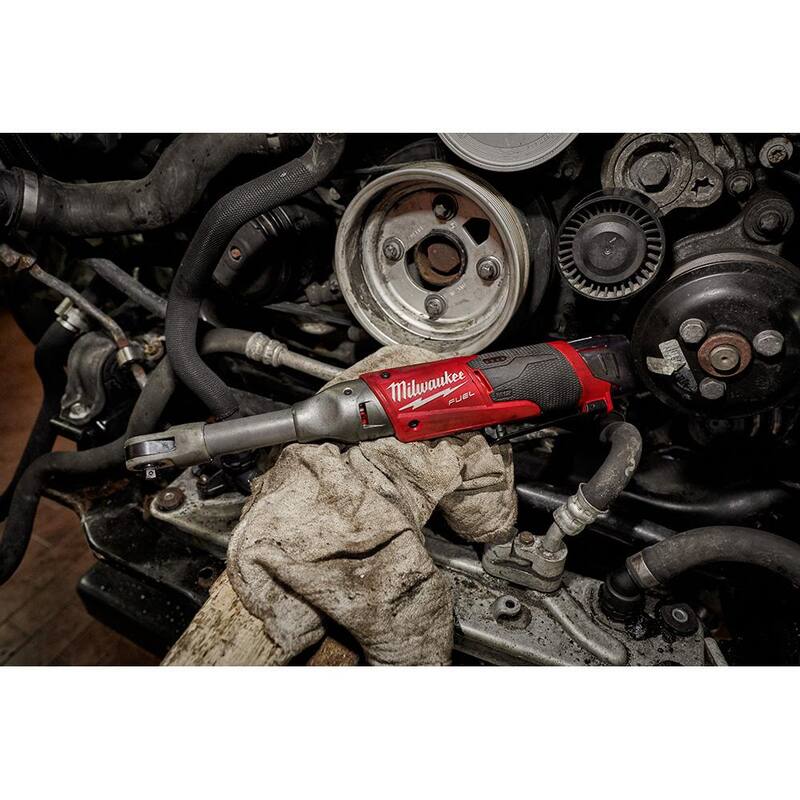 Juego de Trinquete Extendido Inalámbrico Milwaukee M12 FUEL 12V de Iones de Litio sin Escobillas de 1/4 pulgadas con Batería M12 2.0Ah - 2559-21-48-11-2420