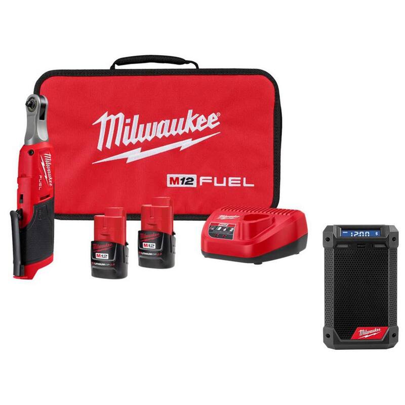 Milwaukee M12 FUEL 12V Lithium-Ion Brushless Cordless High Speed 1/4 in. Ratchet Kit con Radio de Trabajo Bluetooth M12 y Cargador - 2566-22-2951-20.