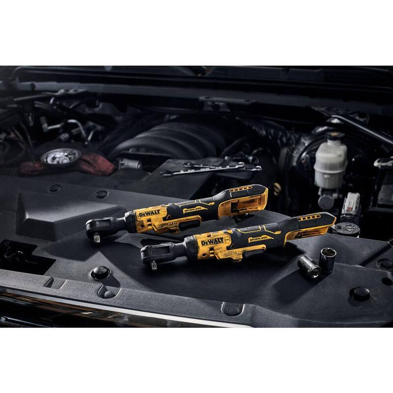 Llave de trinquete inalámbrica DEWALT ATOMIC 20V MAX de 3/8 pulgadas (Herramienta solamente) - DCF513B