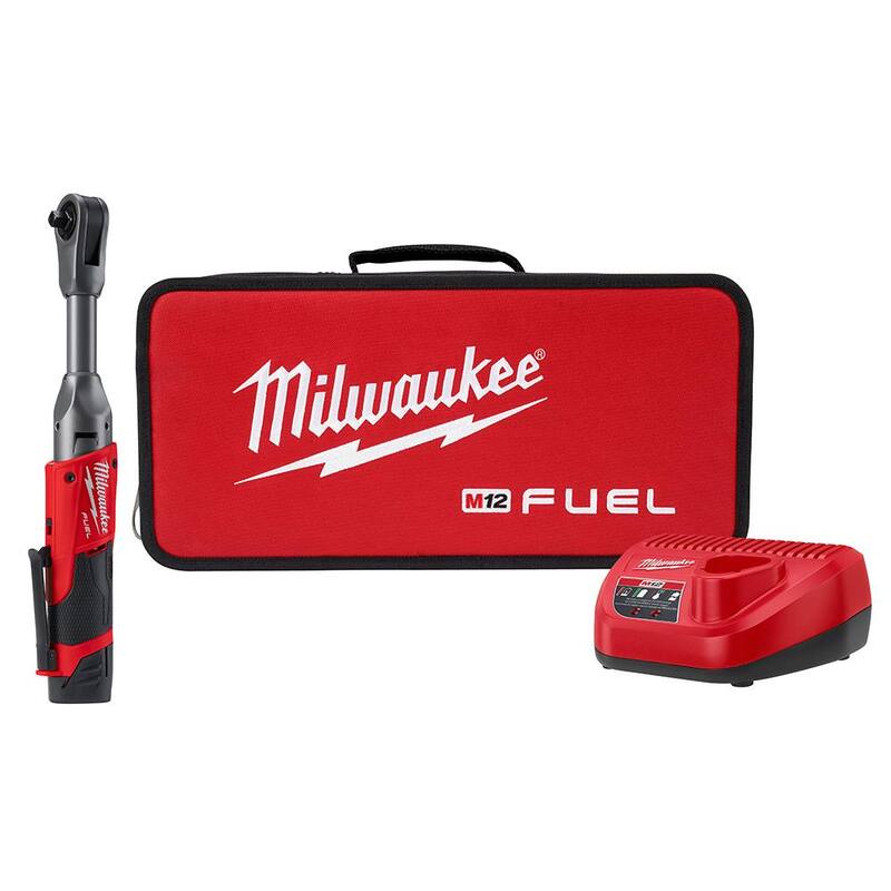 Milwaukee M12 FUEL 12V Inalámbrico sin escobillas 3/8 pulgadas Llave de trinquete de alcance extendido con batería de 2.0 Ah - 2560-21